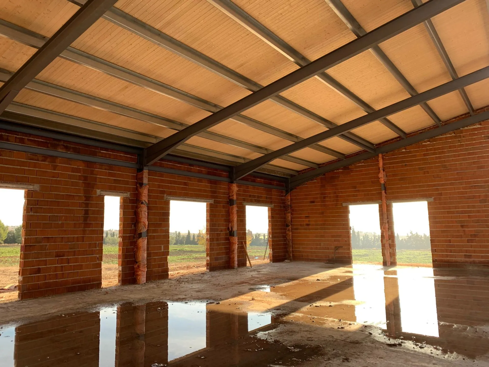 Instalación de panel sándwich en Sevilla