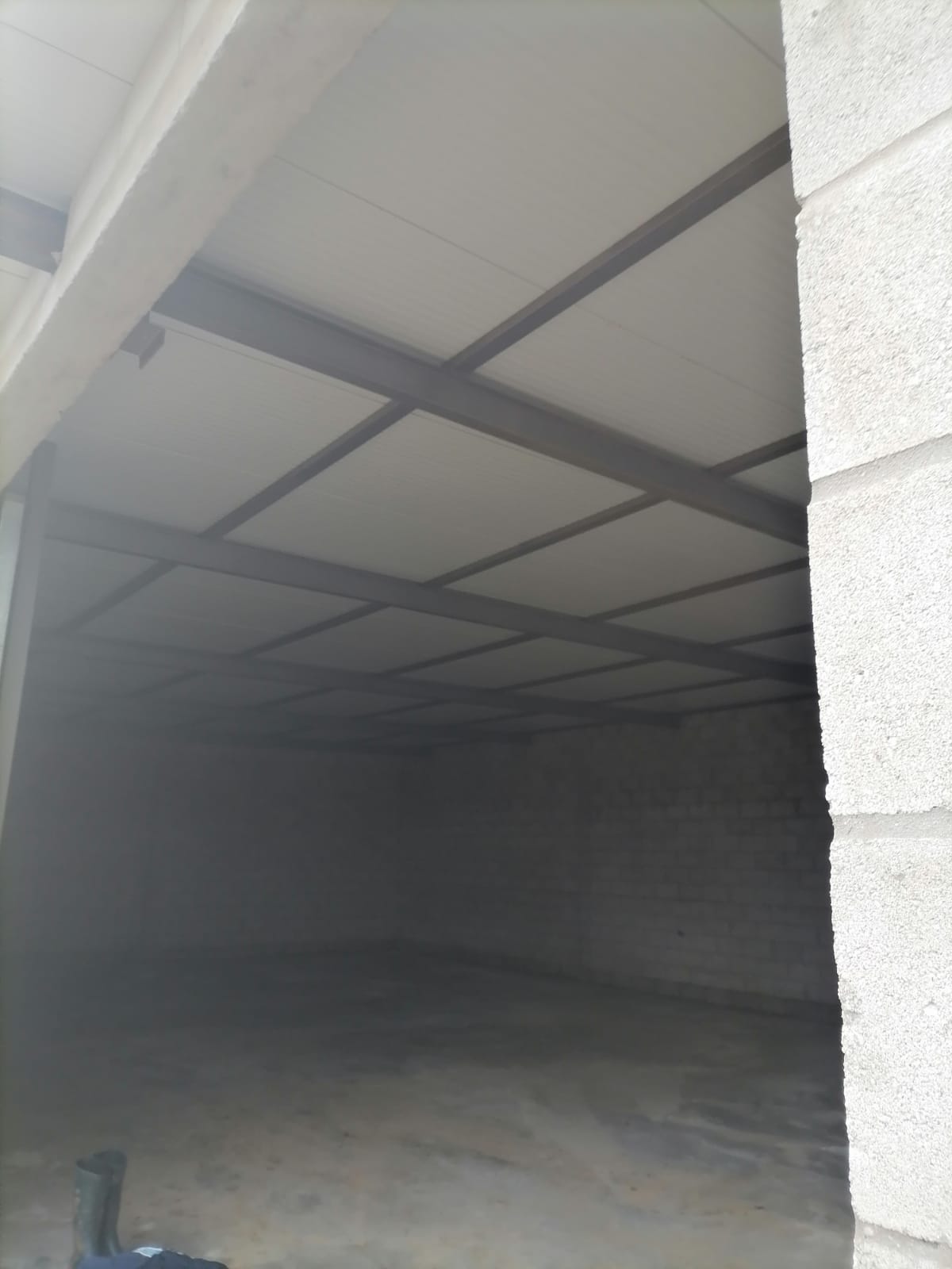 Instalación de panel sándwich en Sevilla