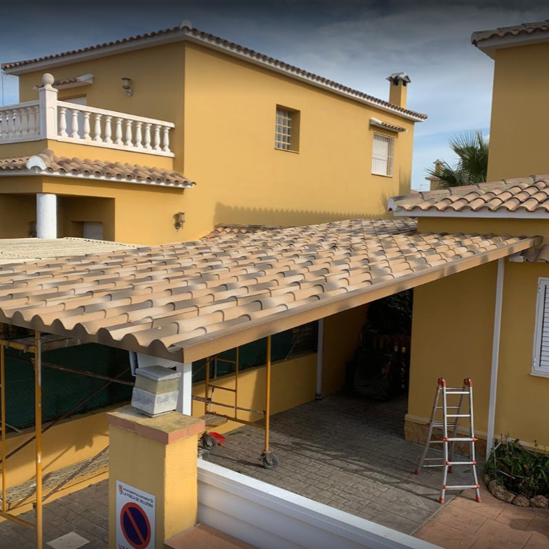 Cubierta residencial con panel sandwich imitación teja