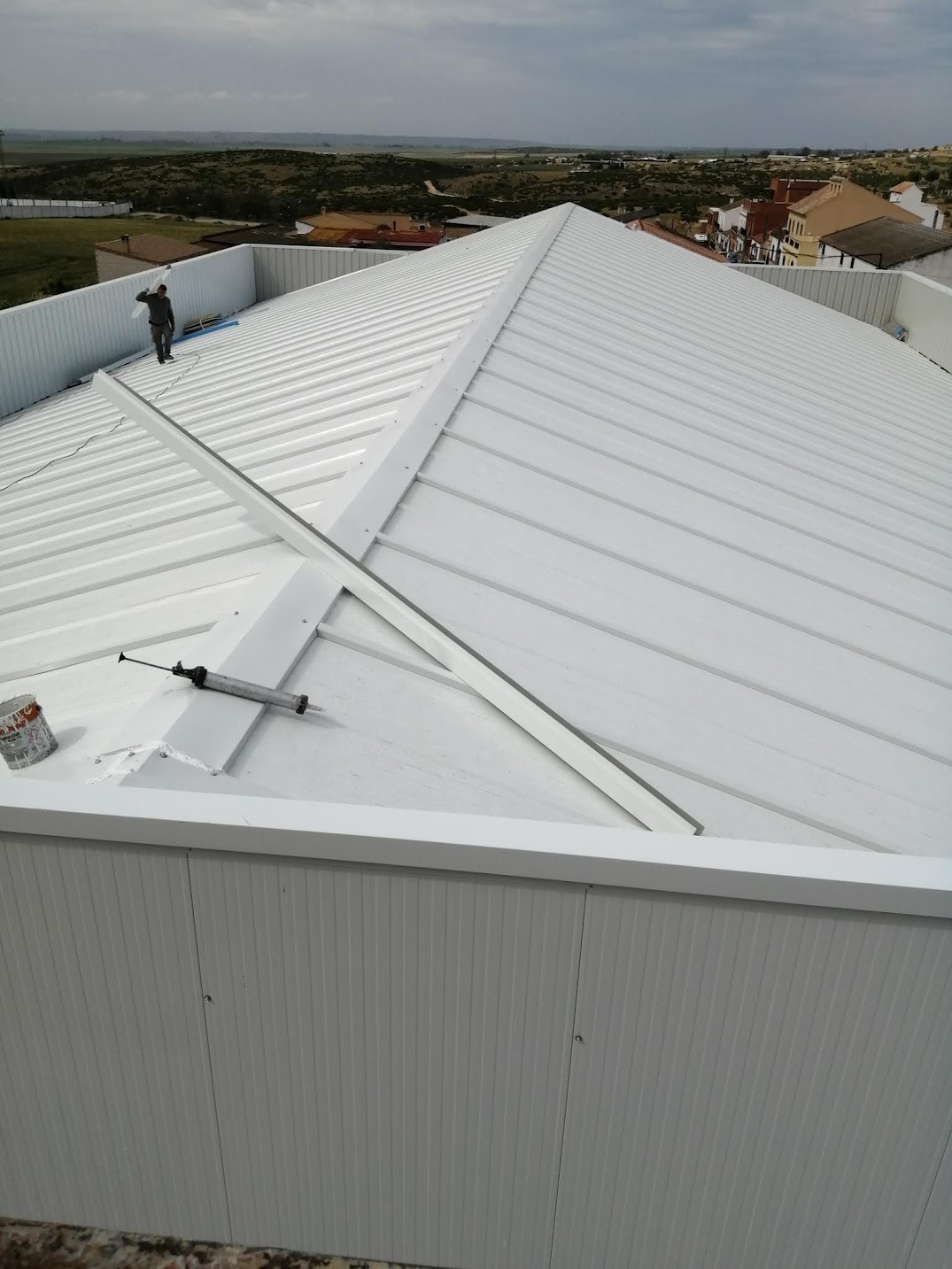 Cubierta de panel sandwich para nave industrial